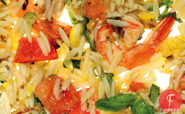 Orzo z grillowanymi krewetkami, letnimi warzywami i Pesto Vinaigrette