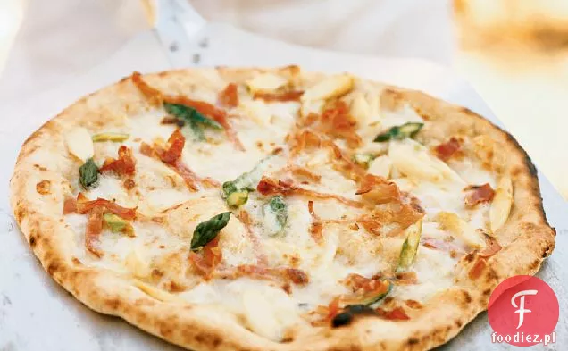 Szparagowe Pizzetki z Fontiną i Prosciutto