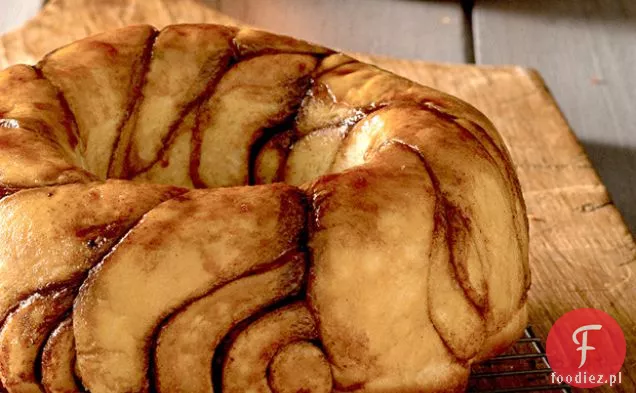 Cinnamon Bun Bundt Cake