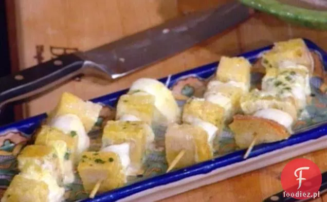 Szaszłyki z mozzarelli z sosem anchois (Spiedini di Mozzarella)