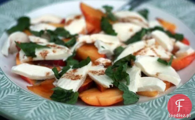 Dziś Kolacja: Sałatka Peach Caprese