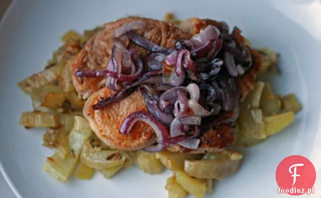 Dziś Kolacja: Kotlet schabowy z duszonym koprem i karmelizowaną cebulą