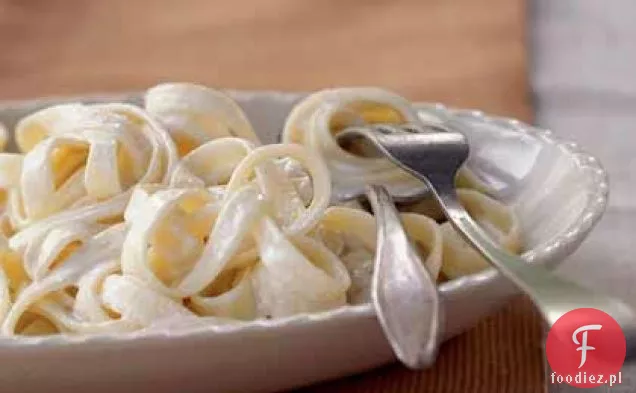 Sos Alfredo (z fettuccine)