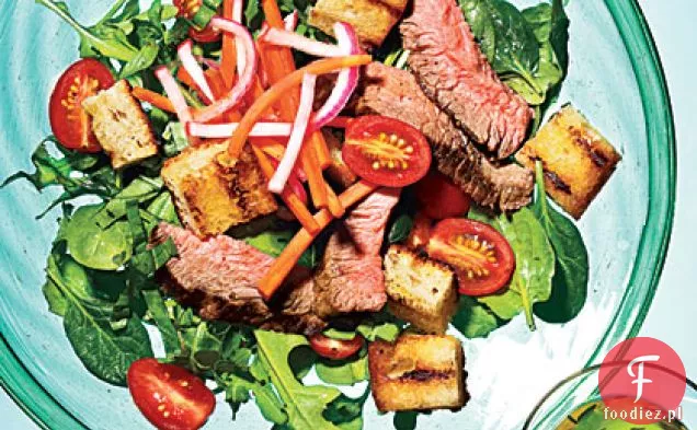 Grillowany stek Panzanella z marynowanymi warzywami