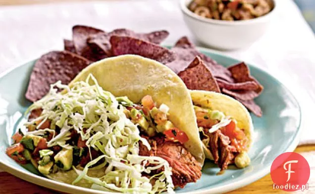 Grillowany stek z flanki miękkie Tacos z salsą z awokado i limonką