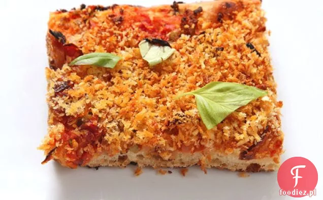 Łatwa Pizza Pan z suszonymi pomidorami, karmelizowaną cebulą, oliwkami i bułką tartą (wegańska)