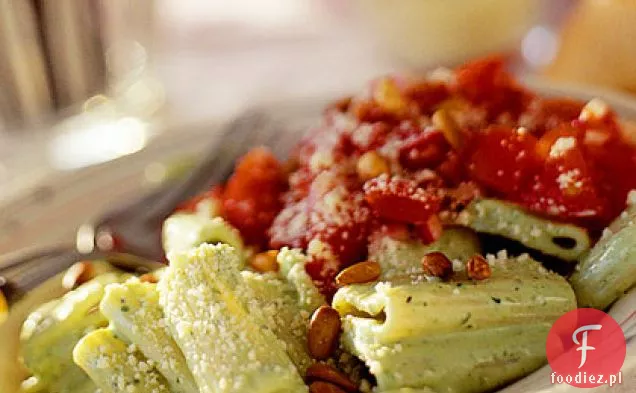 Kremowe Pesto Rigatoni z grubym pomidorem Vinaigrette