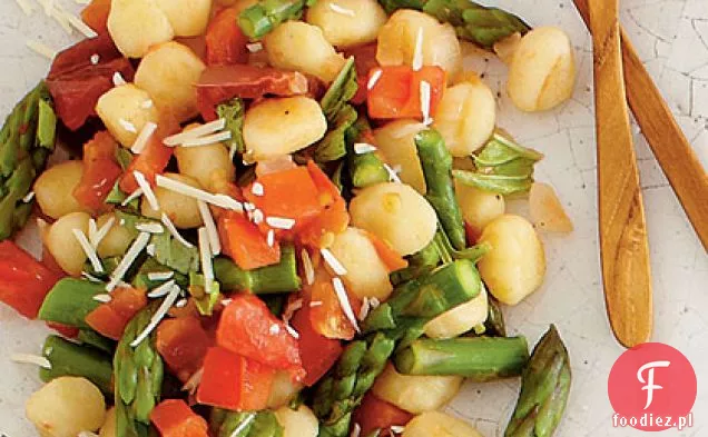Świeże Gnocchi pomidorowo-szparagowe