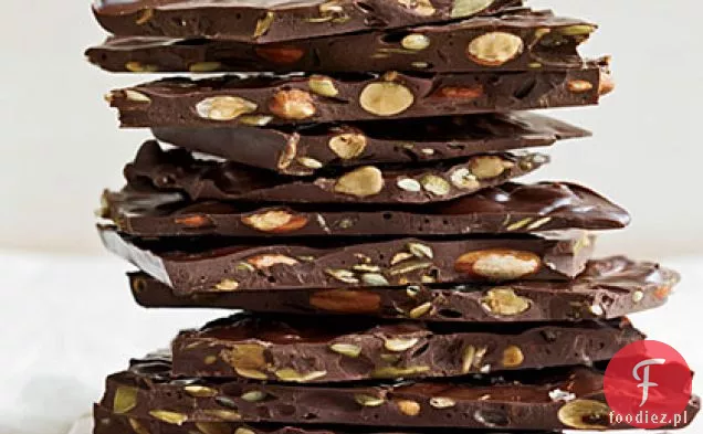 Kora gorzkiej czekolady z prażonymi migdałami i nasionami