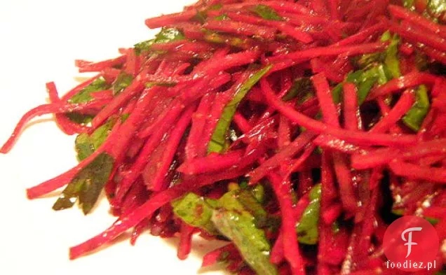 Sałatka z buraków z czarnym czosnkiem Vinaigrette
