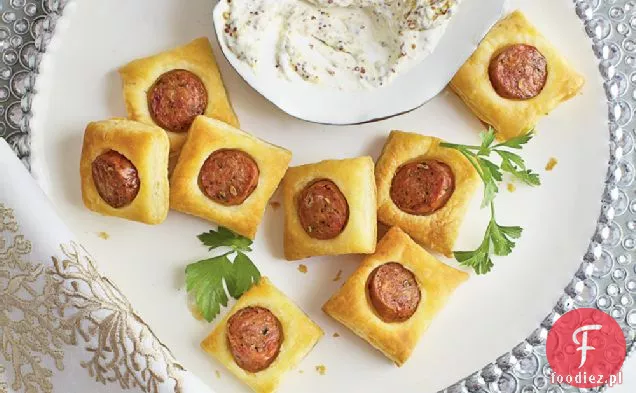 Chrupki z kiełbasą drobiową z kremowym sosem musztardowym