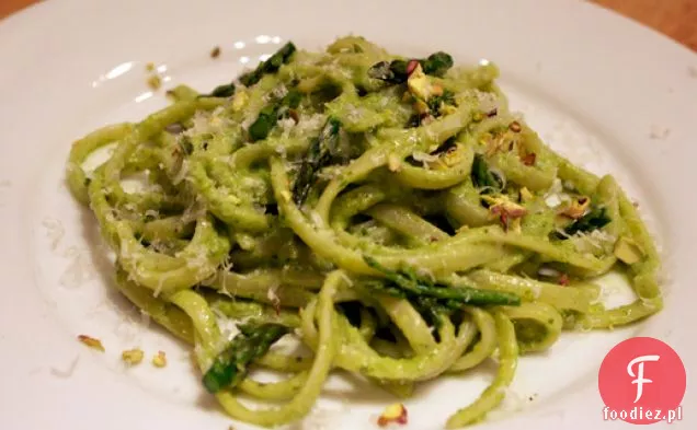 Dziś Kolacja: pistacjowe Pesto ze szparagów na Linguine
