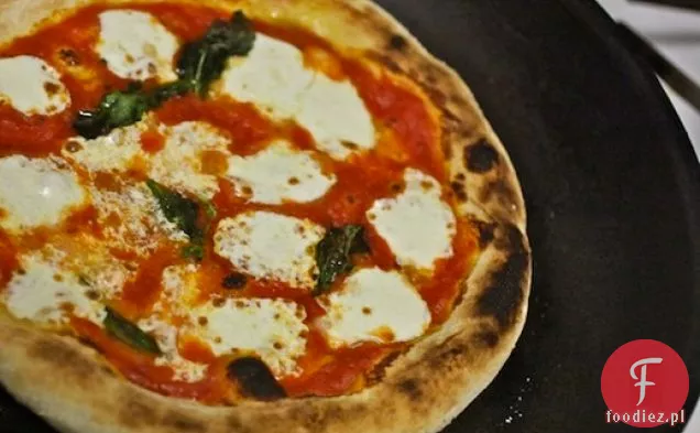 Pizza neapolitańska do domowej kuchni
