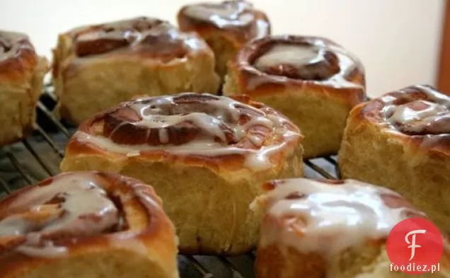 Niedzielny Brunch: Bułeczki Cynamonowe