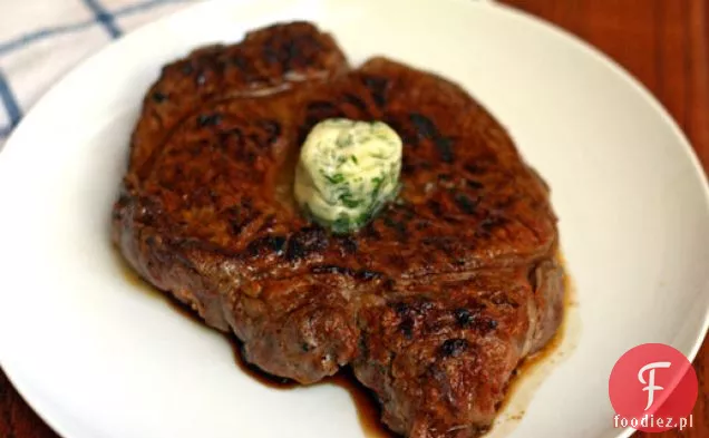 Dziś Kolacja: Cayenne-przetarte Ribeyes z masłem limonkowym