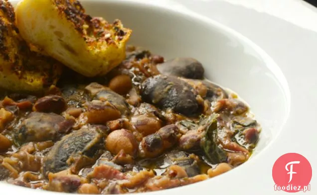 Resztki świąteczne: szynka, fasola i gulasz z jarmużu