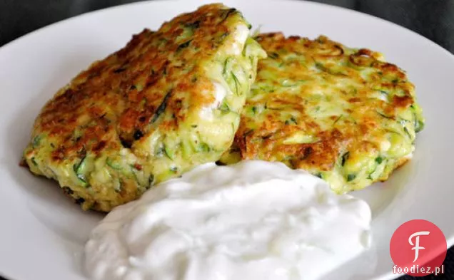 Kolokithokeftedes (Greckie placki z cukinii) z Tzatziki