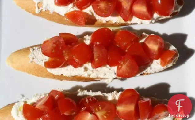 Francuski w mgnieniu oka: Boursin i pomidory Mini Tartines