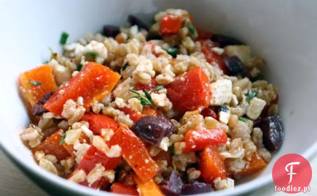 Farro i sałatka z pieczoną papryką