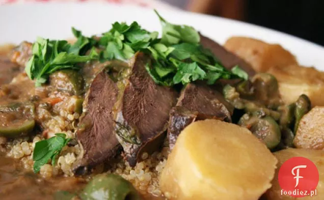 Duszone serce z oliwkami, daktylami i cynamonem