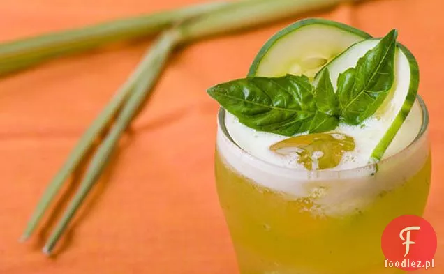 Ogórkowo-Bazyliowa lemoniada z trawą cytrynową