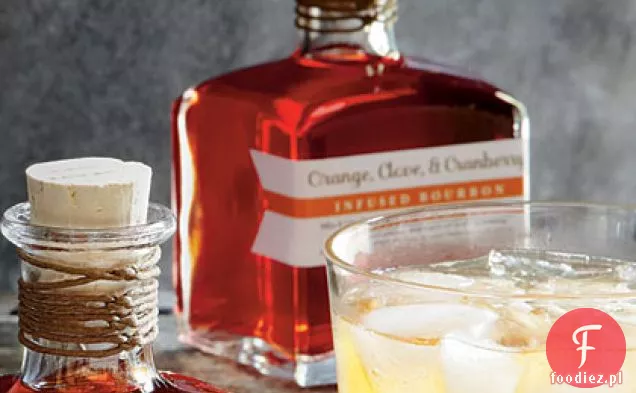 Bourbon z dodatkiem pomarańczy, goździków i żurawiny