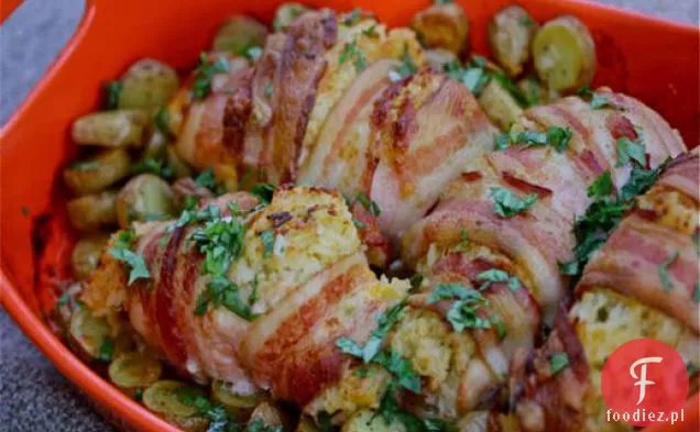 Kurczak zawinięty w boczek, Cheddar i paczki Jalapeno z ziemniakami Fingerling