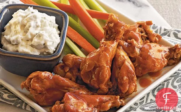 Bębenki w stylu Buffalo z dipem z sera pleśniowego