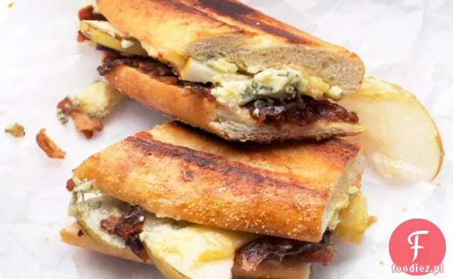 Kanapki tłoczone Stilton, Gruszka, Daktyl i boczek