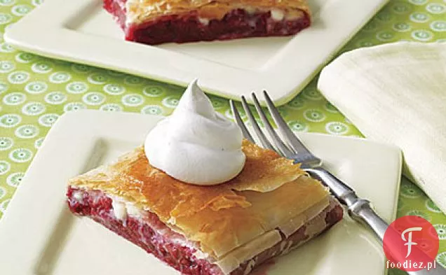 Strudel z malin i białej czekolady