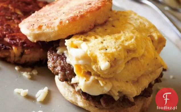 Do domu kanapka z jajkiem i kiełbasą Thomasa