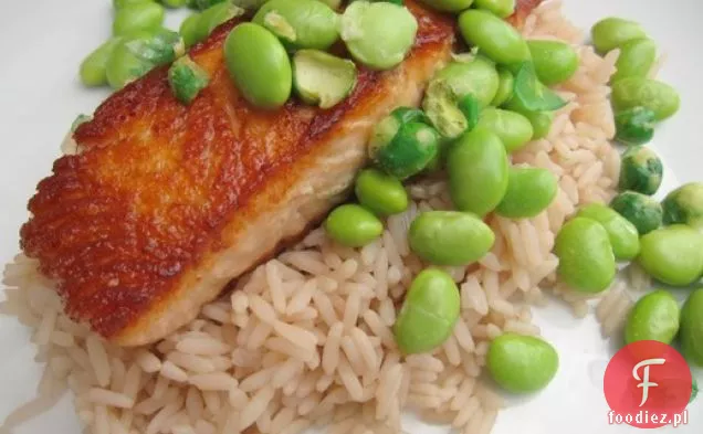 Chrupiący łosoś z herbatą jaśminową ryż i Edamame Wasabi