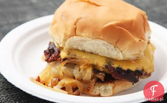 Oklahoma-style cebulowe burgery