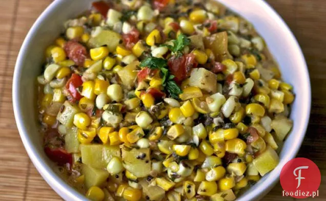 Kolacja: kukurydza, pomidory i ziemniaki Curry