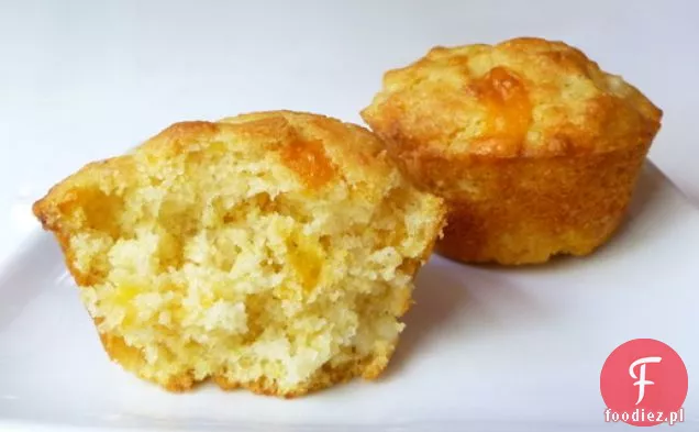 Pieczenie chleba: muffinki kukurydziane i Cheddar