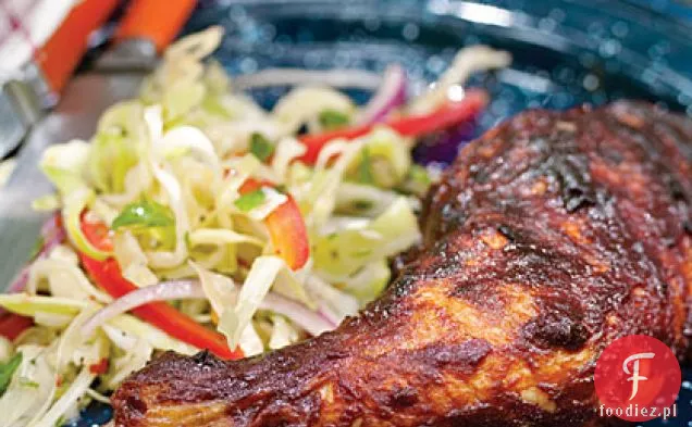 Grillowany kurczak z sosem barbecue Whiskey i pikantną sałatką