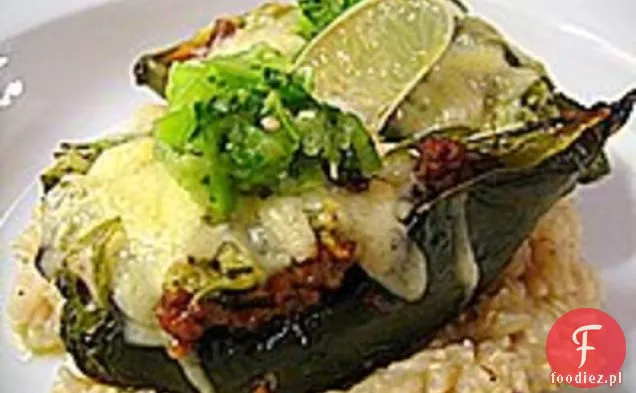 Meat Lite: faszerowane Poblanosy z salsą Tomatillo