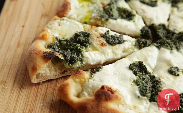 Pizza z Pesto, ricottą i mozzarellą
