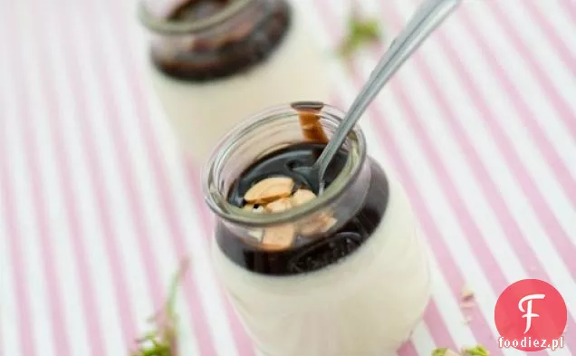 Tosty-kokosowa Panna Cotta z sosem czekoladowym Aunti Shirley