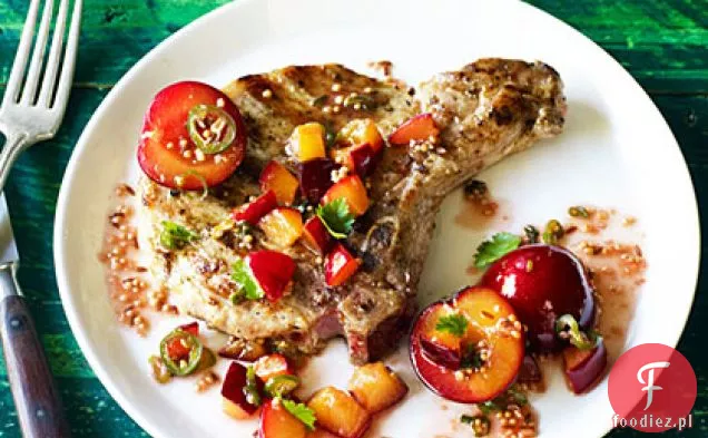 Grillowane kotlety wieprzowe ze świeżą śliwką Chutney