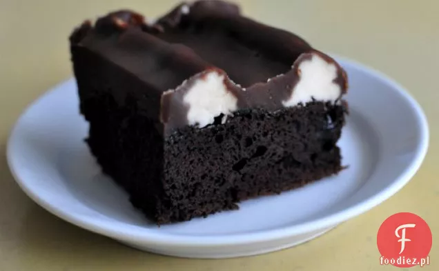 Bumpy Cake (Ciasto czekoladowe z kremem waniliowym i krówką czekoladową)