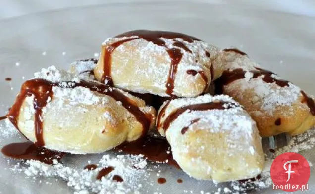 Pieczone Beignety z sosem kawowym z cykorii