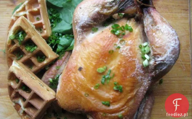Niedzielna Kolacja: Pieczony kurczak z goframi ziołowymi