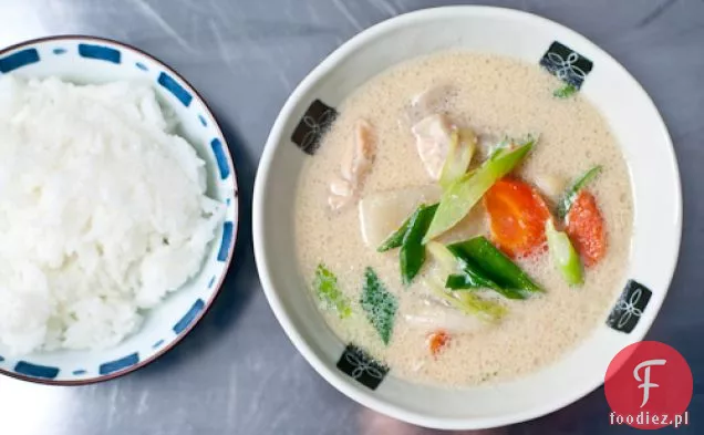 Kremowa zupa łososiowa Miso (sake No to-nyu Jiru)