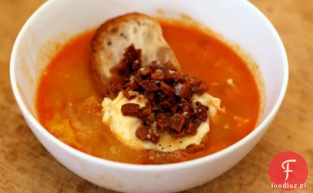 Kolacja: zupa czosnkowa pieczona z Chorizo z jajkiem gotowanym