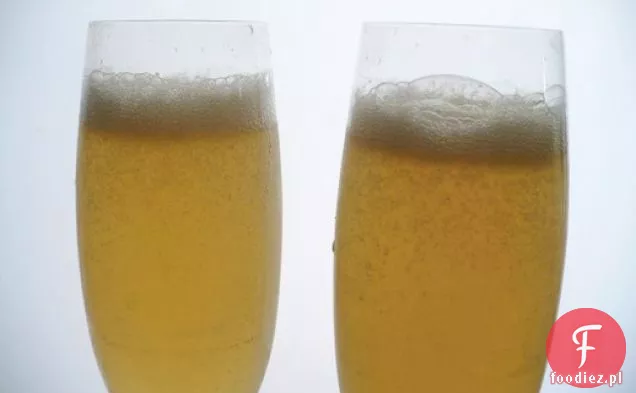 Domowa Soda Imbirowo-Kardamonowa Z Limonką