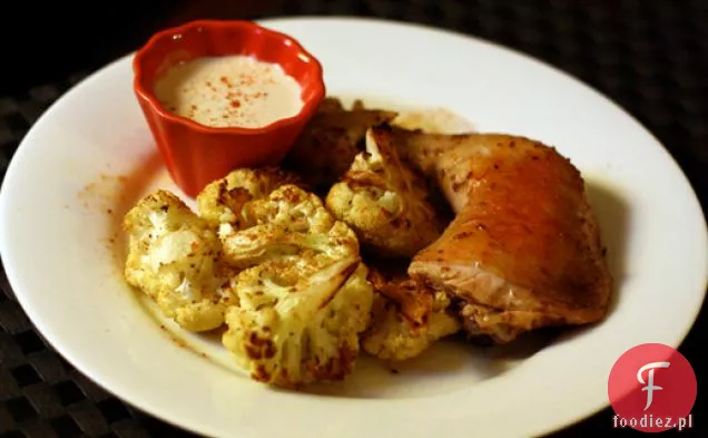 Kolacja: Kurczak z pieczonym kalafiorem i sosem Tahini