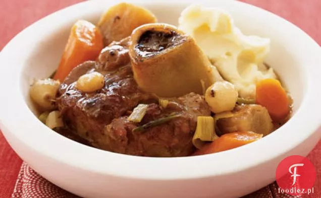 Cielęcina wolno gotowana z warzywami zimowymi