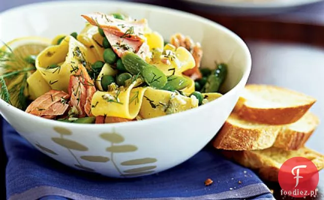 Pappardelle ze szparagami i łososiem
