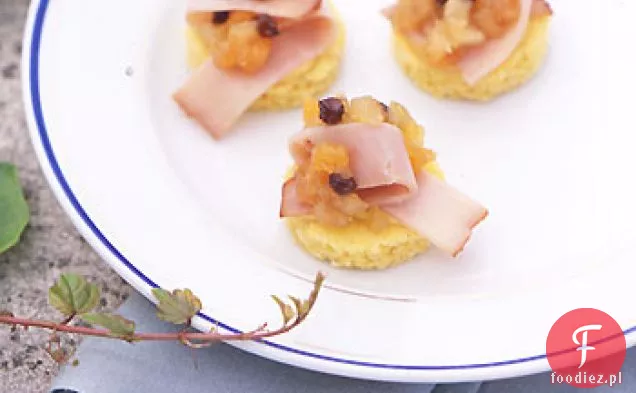 Szynka Virginia i Melon Jabłko Chutney na bułce kukurydzianej rundy